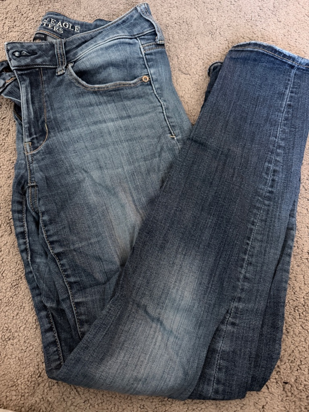 American Eagle Outfitters Women’s Faded Blue Skinny Jeans